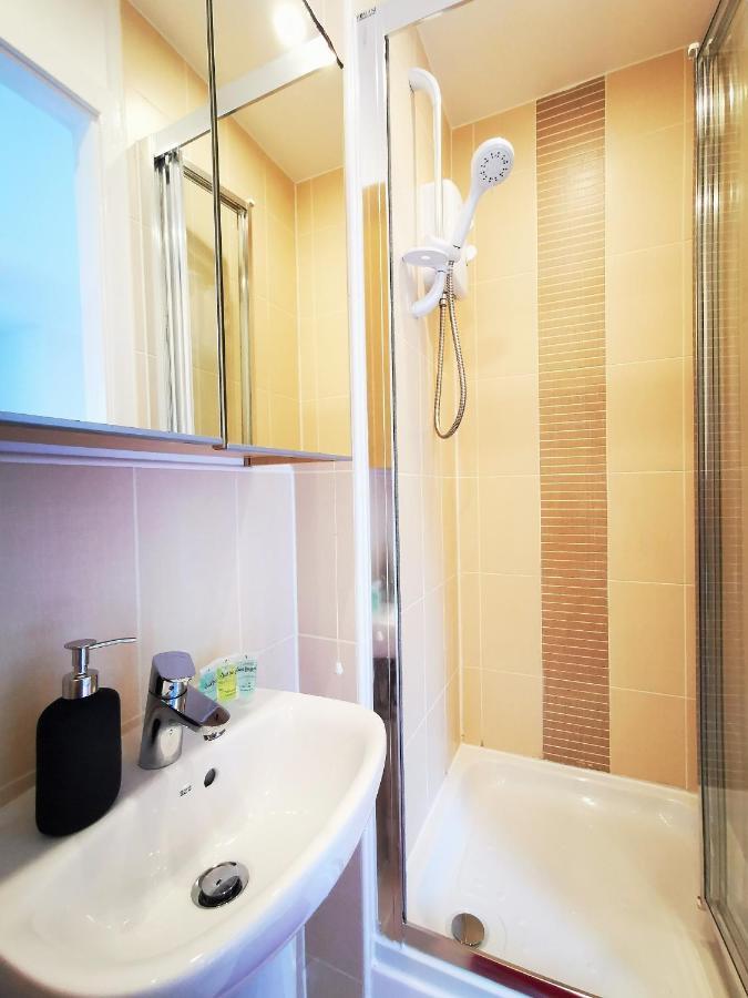 Lovely Holiday Home In Birmingham City Center 3 Bedrooms House By Hf Group Екстериор снимка